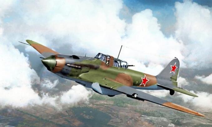 Sturmovik IL-2 por el famoso piloto de pruebas Vladimir Kokkinaki. | Foto: klimbim2014.wordpress.com.