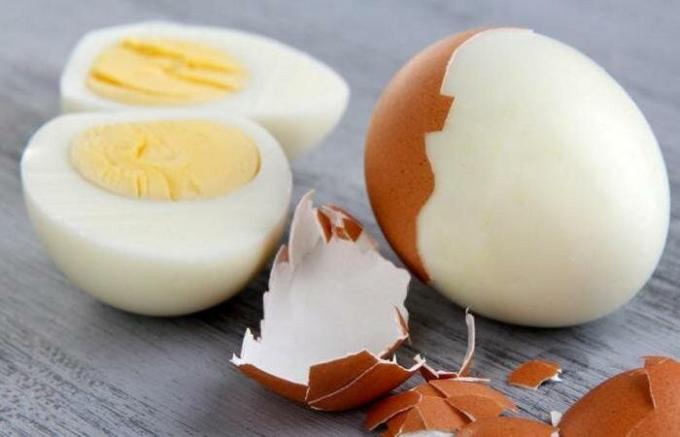Cómo cocinar los huevos de cáscara bajado sin ningún problema.