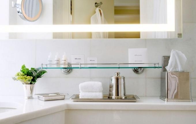 El cuarto de baño blanco como la nieve: 5 secretos de limpieza de hoteles de lujo en los trabajadores