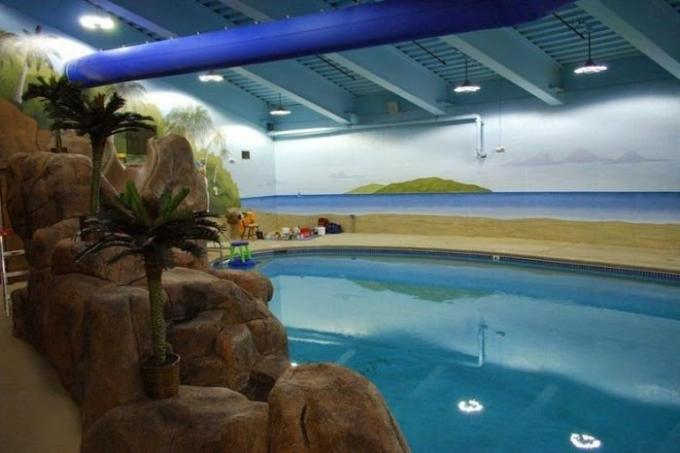 En el metro el albergue hay incluso una piscina. | Foto: odditycentral.com.