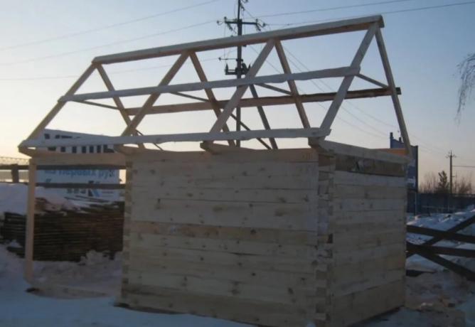 Construir un baño de marco o comprar ya hecho, si el presupuesto es de 50 mil rublos?