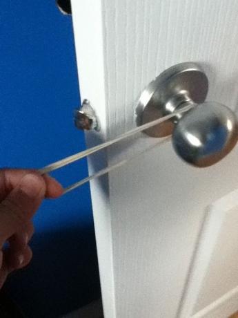 ¿Cómo abrir cualquier puerta sin manos