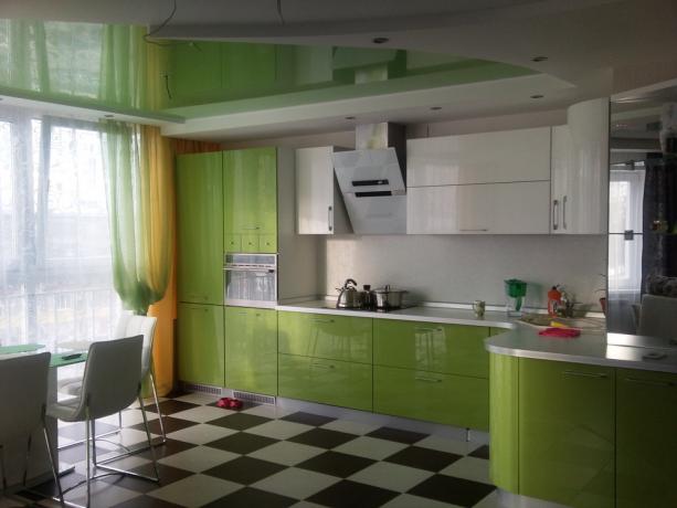 Cocina verde (54 fotos) Ischia: instrucciones en video sobre decoración de interiores de bricolaje, diseño, juego de cocina, mesa, sillas, paredes, techo, Leroy Merlin, foto y precio