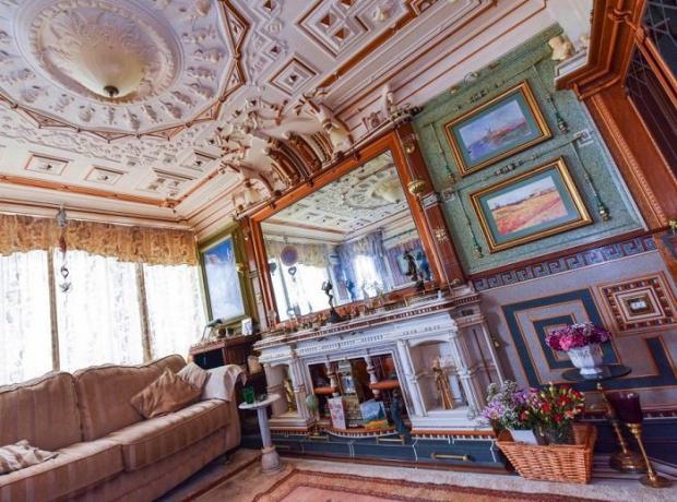 Adrian Rehman dijo que su departamento es una reminiscencia del palacio de Versalles.
