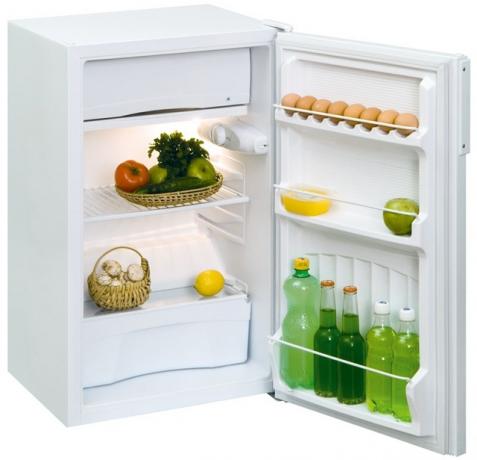 Un frigorífico pequeño puede ser suficiente para una o dos personas.