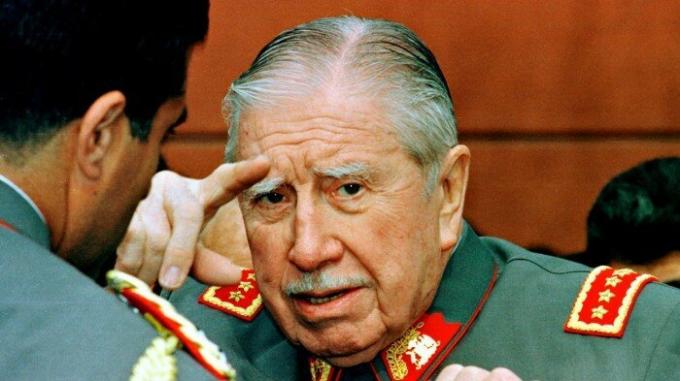 Pinochet ha sido comprometida por la KGB.