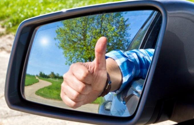 5 cosas simples que tienen que estar en la cabina de cualquier coche para mayor comodidad del conductor