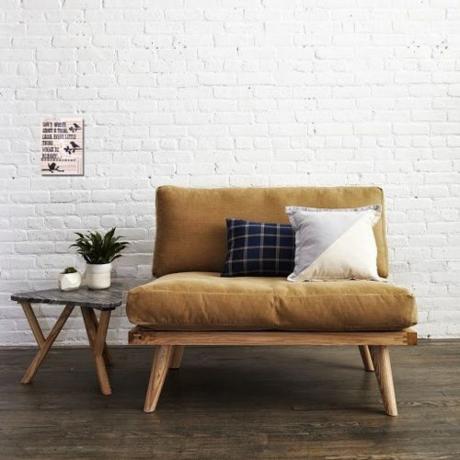 ¿Cómo elegir un sofá en la pequeña sala de estar: 5 ideas inteligentes