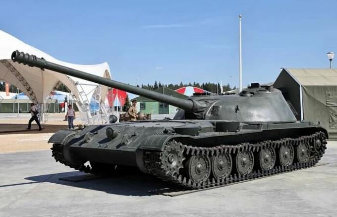 La experiencia de la Unión Soviética en los tanques y cañones autopropulsados ​​no lo eran. | Foto: yandex.ru. 