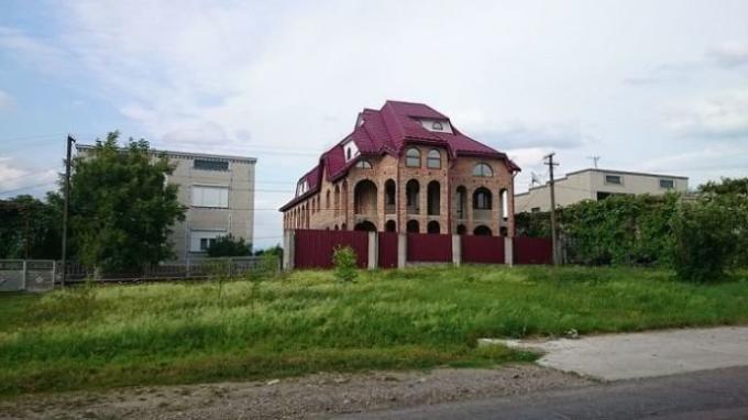 El pueblo más rico de Ucrania, donde no hay ningún edificio de una sola planta.