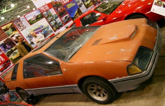 Coche deportivo de la "basura": cómo los dos amigos en la Unión Soviética recogieron un coche fresco en su garaje