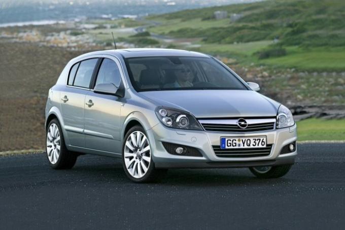 Opel Astra ha demostrado ser muy popular, tanto en el mercado de los automóviles nuevos, y en el mercado secundario. | Foto: infocar.ua