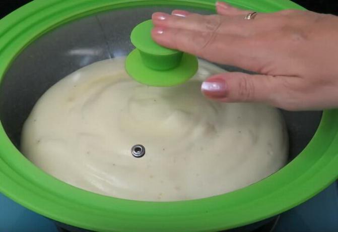 tortilla francés se fríe primeros 3 minutos debajo de la tapa.