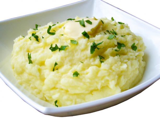 Un plato sencillo con patatas añadidas que disfrutará toda la familia