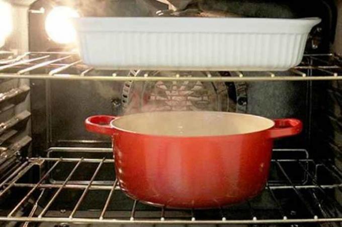 Remedio popular: Un simple y eficaz para limpiar el horno de grasa y hollín