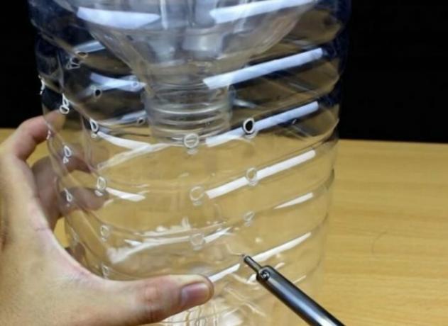 Una sencilla manera de pescar con una botella de plástico