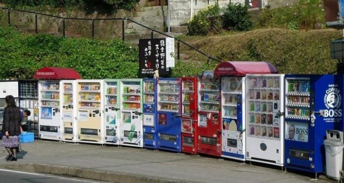 En Japón, las máquinas expendedoras son de hecho muchos. / Foto: image1.thegioitre.vn