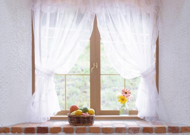 4 formas de decorar la ventana de tu cocina