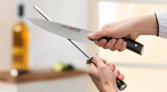 Es necesario afilar cuchillos correctamente.