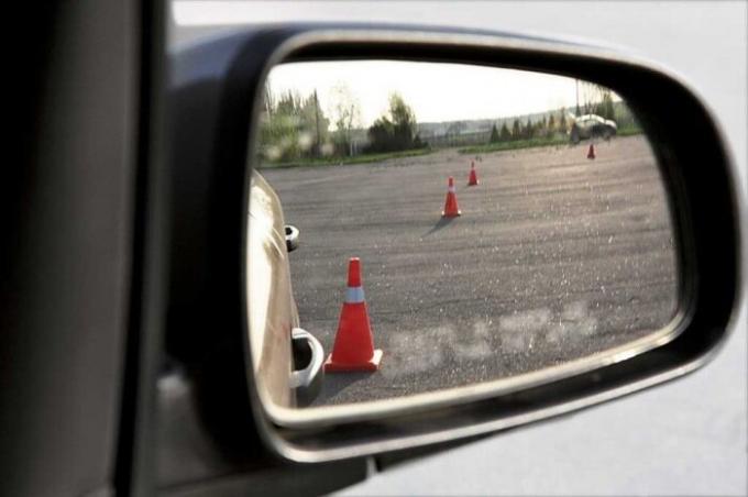 "Boom, vino": aprender cómo determinar la distancia desde el coche a la pared de forma rápida y sin errores