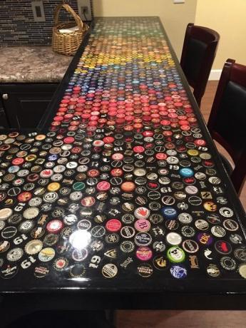 El tablero de la mesa, que se alinea con 2530 tapas.