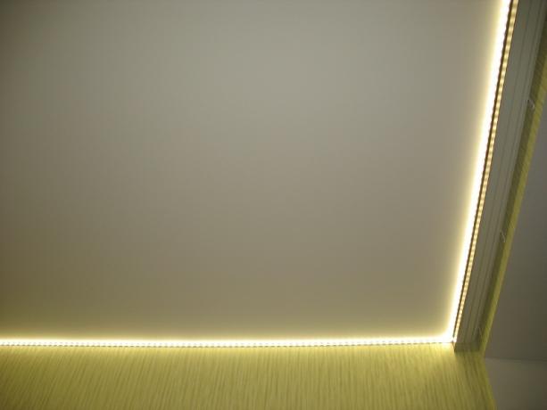 iluminación en la cocina con tira de LED