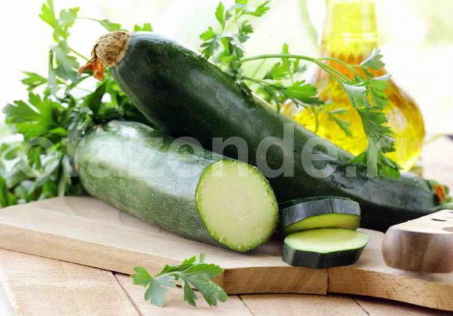 Estamos preparando una ensalada de calabacín y berenjena