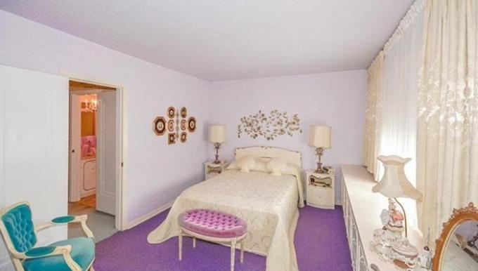 Dormitorio en colores pastel.