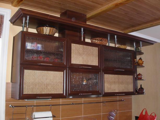 Restauración de fachadas de cocinas (39 fotos): instrucciones de reparación de muebles de bricolaje, precio, video, foto