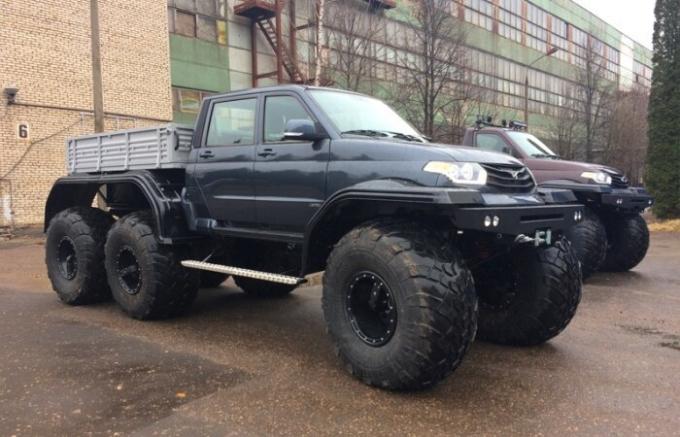 SUV "Yamal", construida sobre la base de la UAZ, superó en gran medida su "antepasado". | Foto: yamalsm.ru.