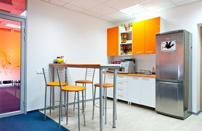 Kitchenette para la oficina, rincones de la cocina de la oficina, instalación de bricolaje: instrucciones, tutoriales de fotos y videos, precio