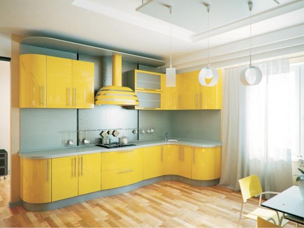 El esquema de color amarillo del plástico para la cocina se "calienta" en la estación fría.