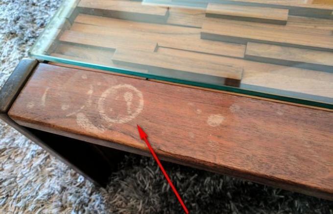  Deshacerse de las manchas en los muebles de madera.
