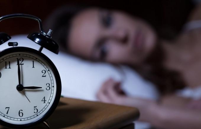 "No se puede dormir?": El simple truco que ayuda a llegar a dormir incluso con la falta de sueño
