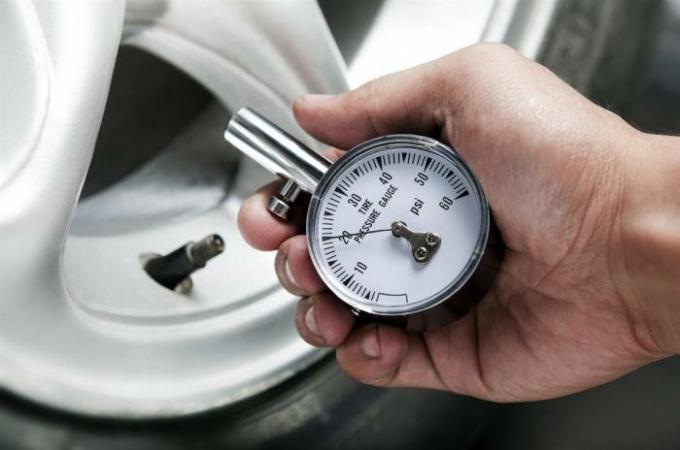 presión de los neumáticos puede aumentar significativamente el consumo de combustible. | Foto: autoglim.ru