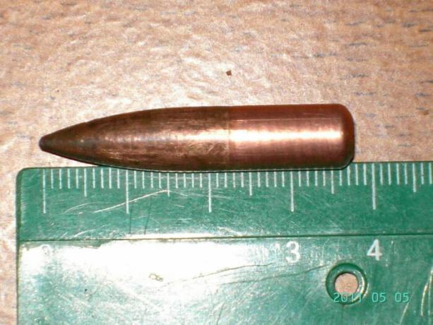¿Por qué son balas de calibre 7,62 mm tienen el tamaño justo como una